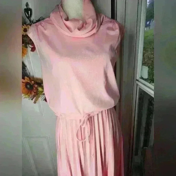 Vintage Light pink Maxi dress Pleated size m - Picture 3 of 4